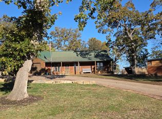 704 SW 15th St, Oak Grove, MO 64075