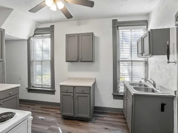 1400 Knapp St #A, Oshkosh, WI 54902