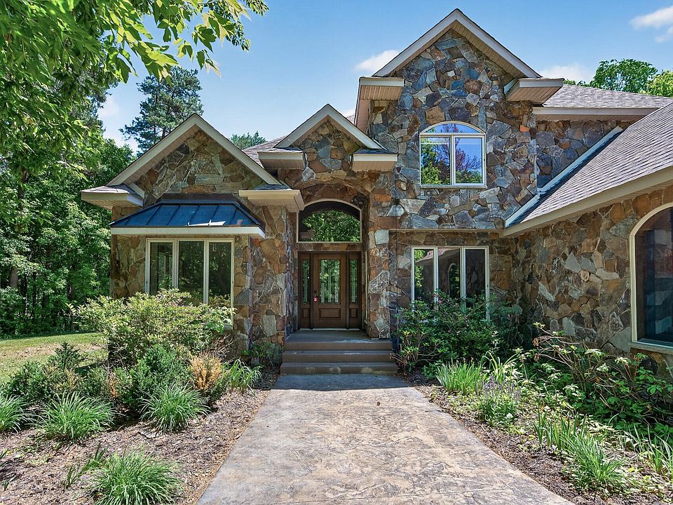 1st image of 26563 Woodlands Pkwy