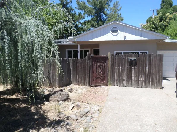45 Oak Dr, Chico, CA 95926