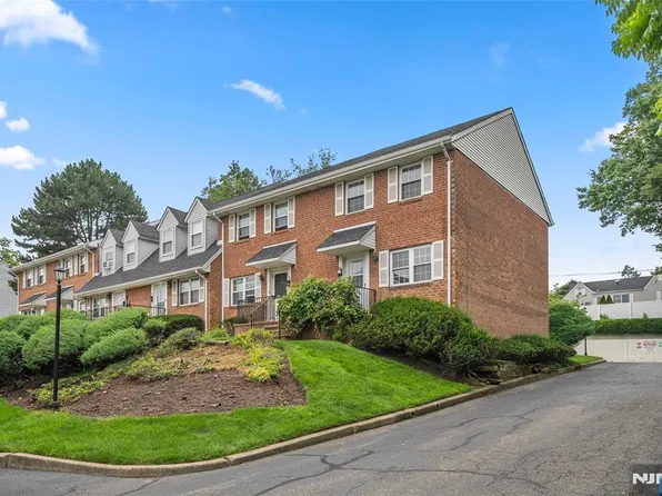 156 Parkview Dr #24, Teaneck, NJ 07666