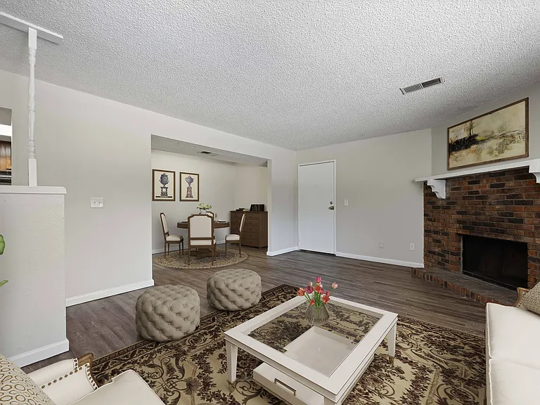 Pinon Place Apartments — Photo 1