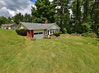 8641 Maple St SW, Sherrodsville, OH