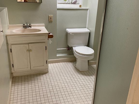 5th image of 5824 Tehama Ave