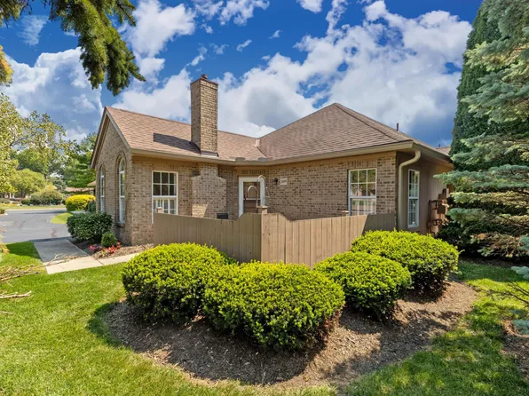 2499 Timbers Edge Ln, Columbus, OH 43235
