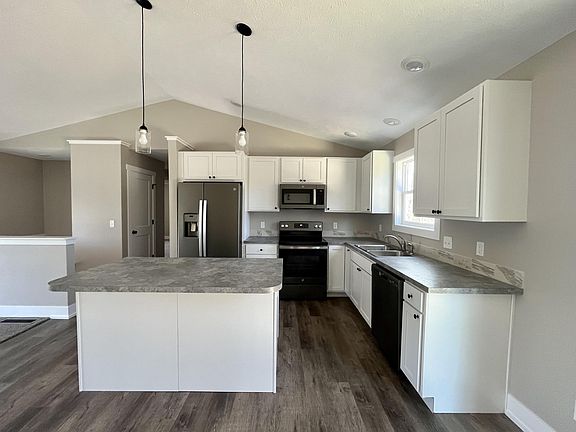 3rd image of 2071 Fairlane Ct
