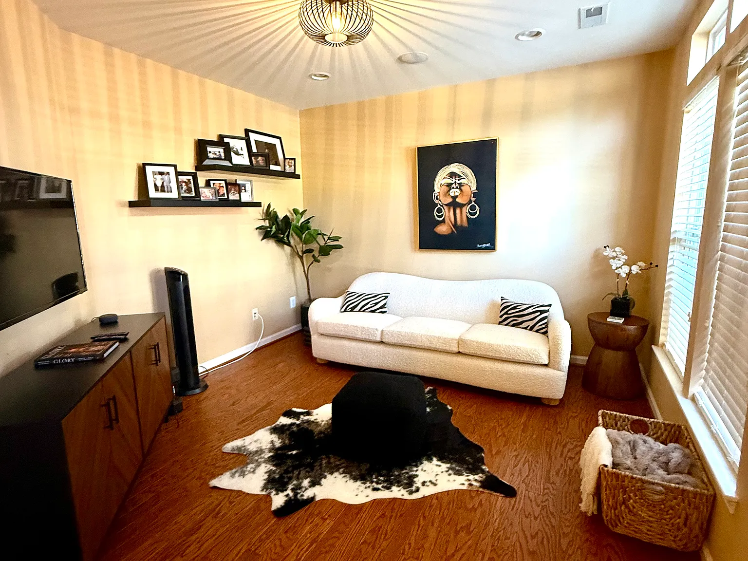 3 bed, 2.5 bath, 2017 sqft, $3,250 — Photo 2