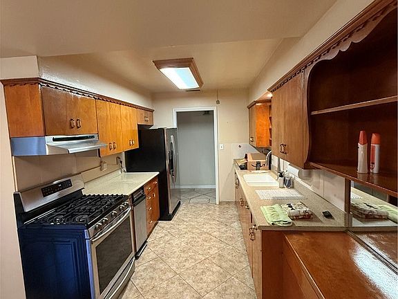 3rd image of 221 S Ranburn Ave