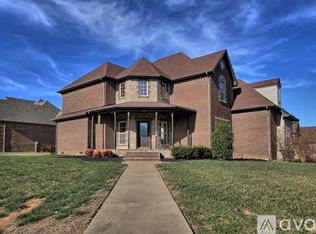 1500 Edgewater Ln, Clarksville, TN 37043
