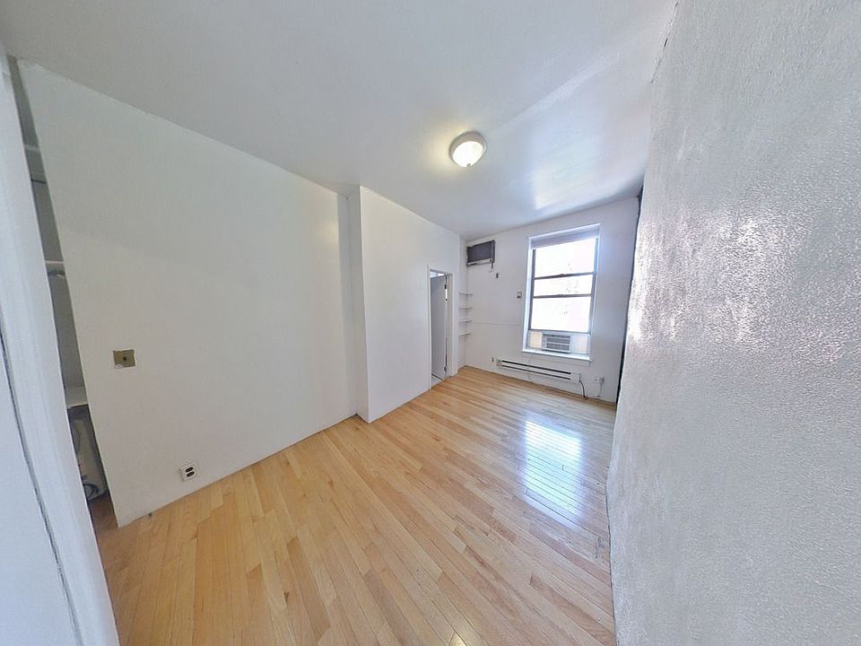 2nd image of 168 Rivington St #3AA