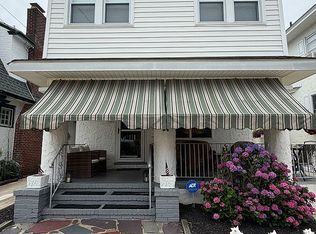 18 S Washington Ave, Ventnor, NJ 08406