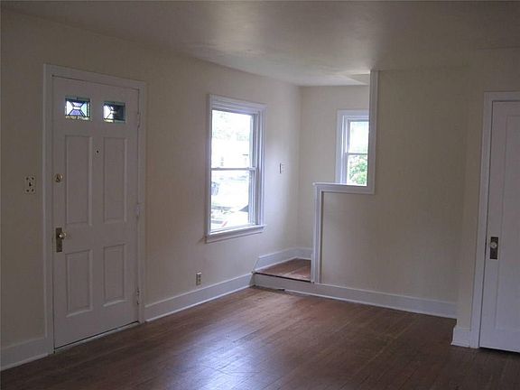 2nd image of 803 Wyoming Ave