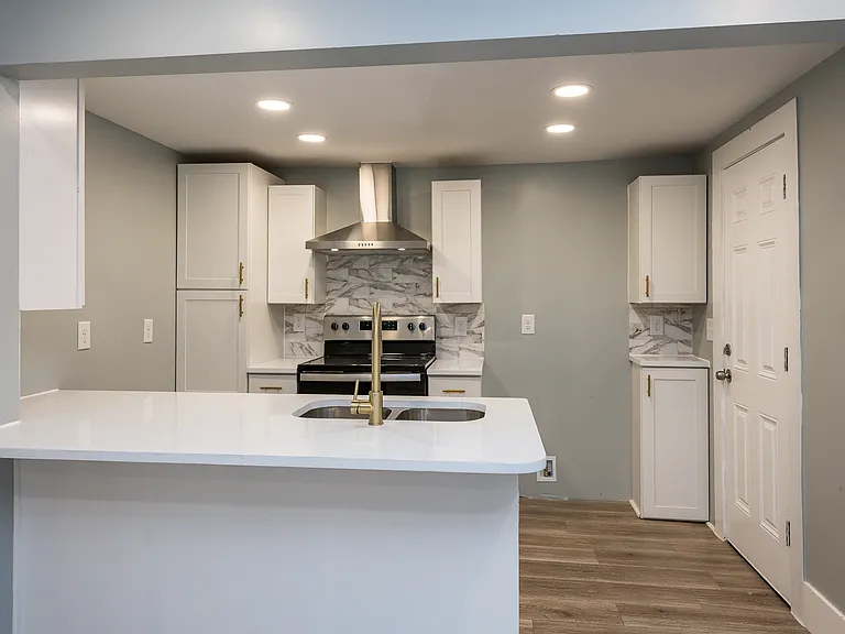 2227 Telhurst St SW — Photo 2