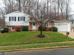 6617 Holford Ln, Springfield, VA 22152