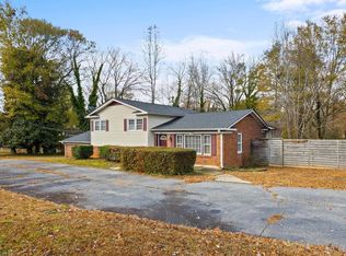 100 Woodburn Dr, Taylors, SC 29687