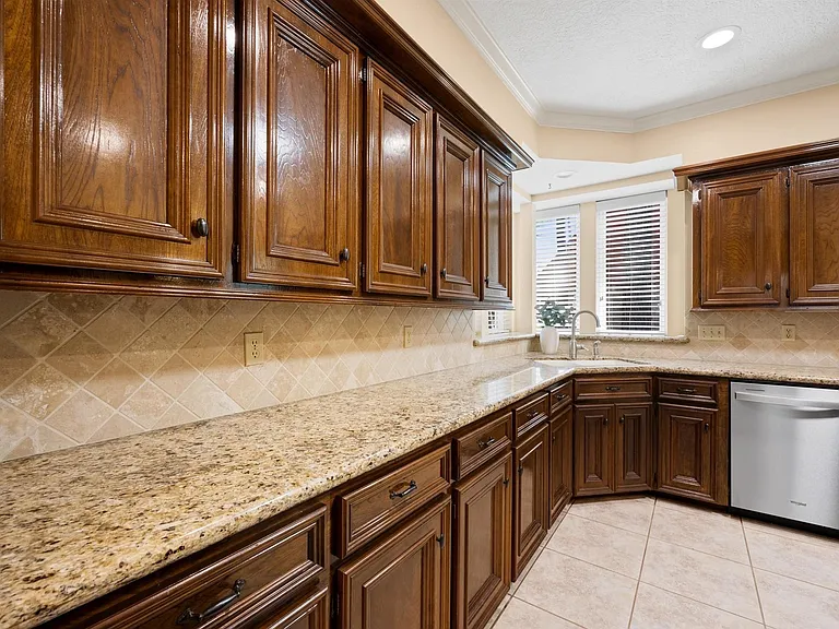 12119 Auburn Hills Dr — Photo 11