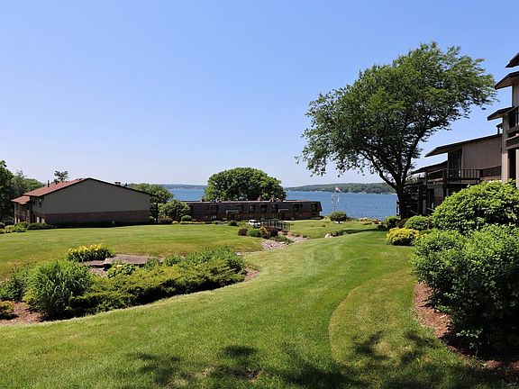 4th image of 1070 S Lake Shore Dr #5-A1