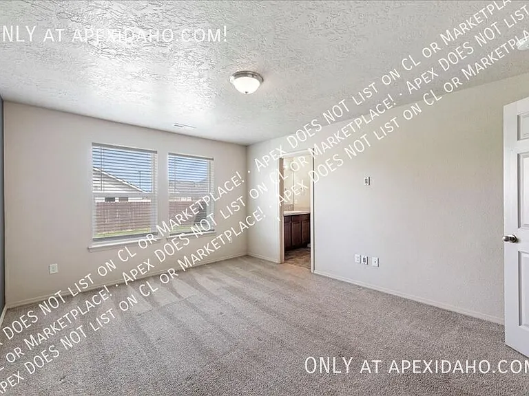 3480 S Avondale Ave — Photo 24