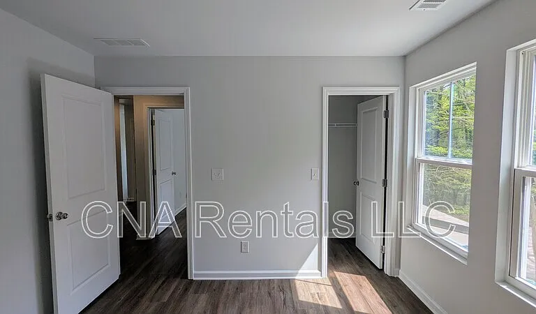 2367 Summit Ave — Photo 20
