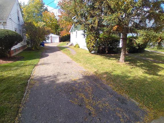 4th image of 4252 E 163rd St