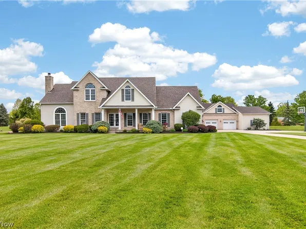 180 Mallard Creek Run, Lagrange, OH 44050