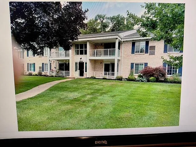 2 bed, 1.0 bath, 1123 sqft, $1,600 — Photo 1