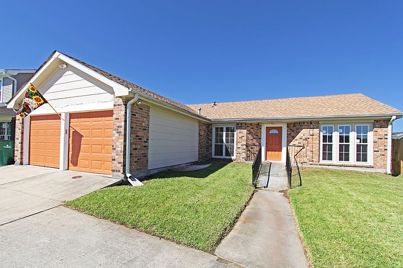 1st image of 3116 Barbwood Dr