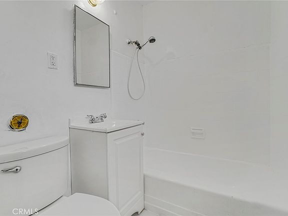 4th image of 904 S Bullis Rd