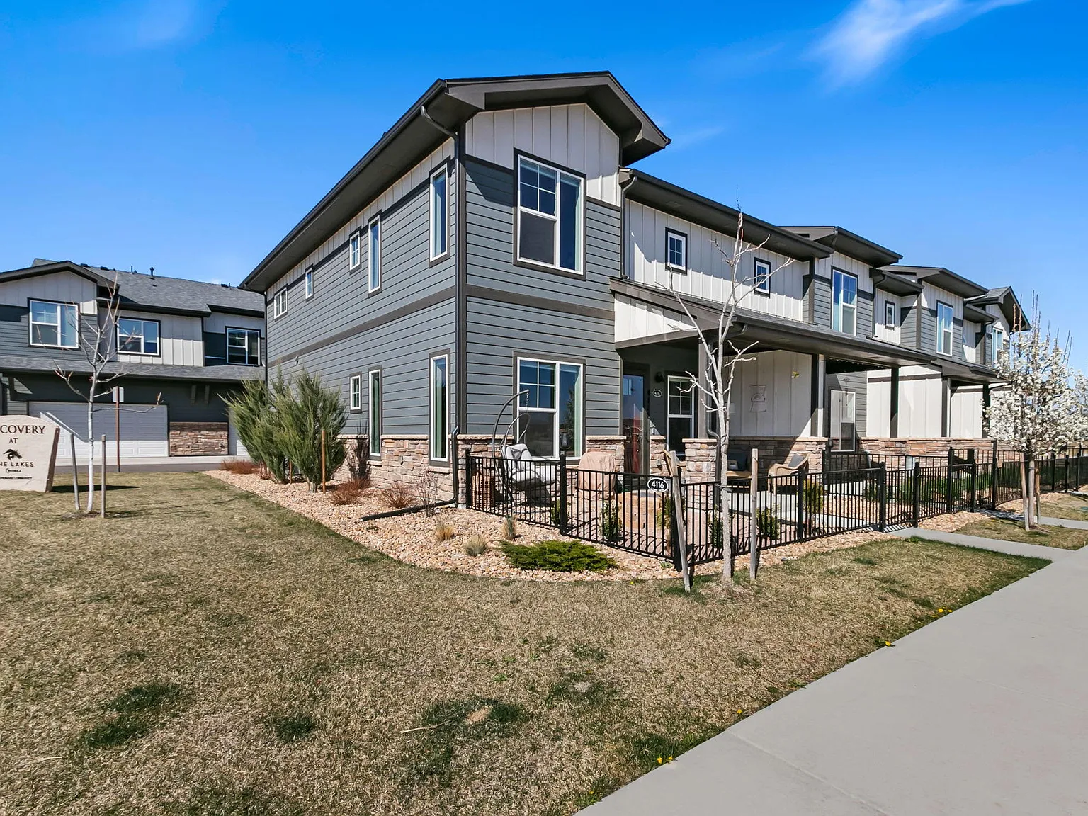 4116 S Park Dr — Photo 1