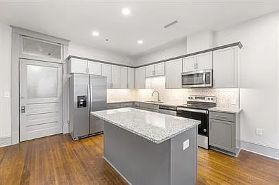 244 E Main St — Photo 5