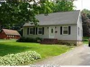 115 Union St, Deep River, CT 06417