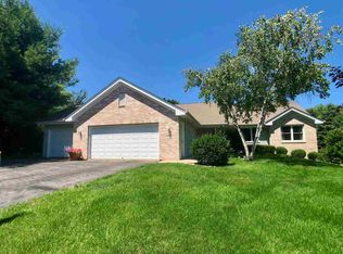5280 E Scarlet Oak Ln, Byron, IL 61010