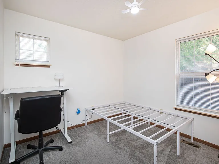 936 Camp St — Photo 36