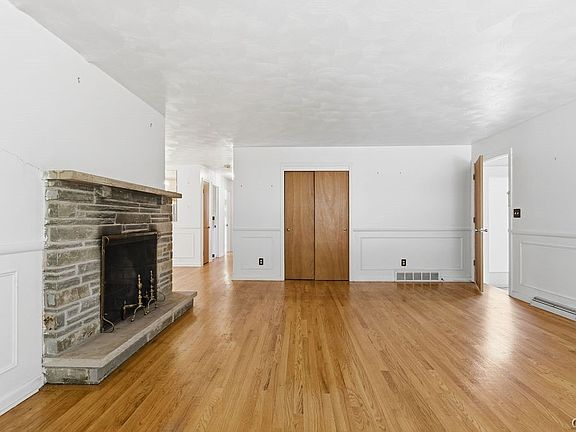 5th image of 112 Margo Ln