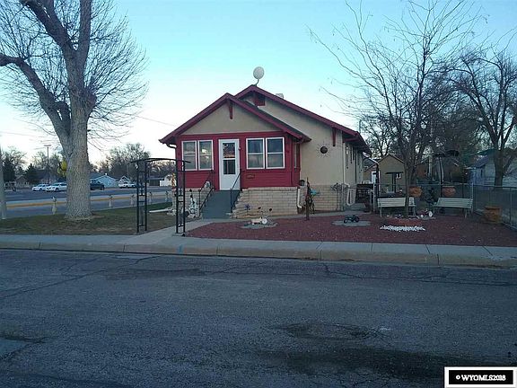 2nd image of 2241 W D St