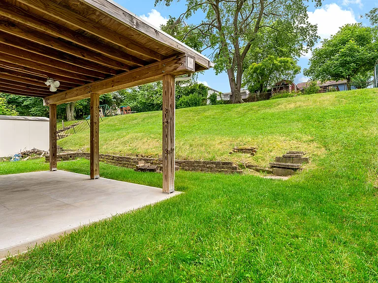 1330 Beverly Rd — Photo 18