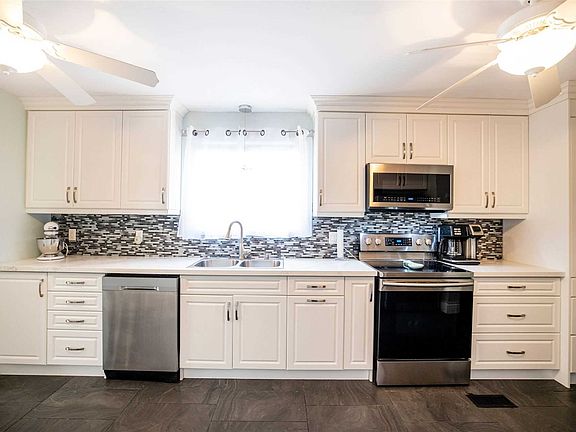 2nd image of 517 Ortono Ave