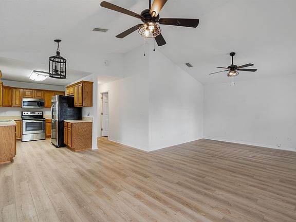 5th image of 350 Fortuna Ave