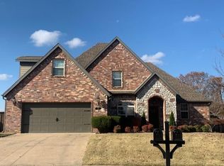 1113 NE Saint Ives Rd, Bentonville, AR 72712
