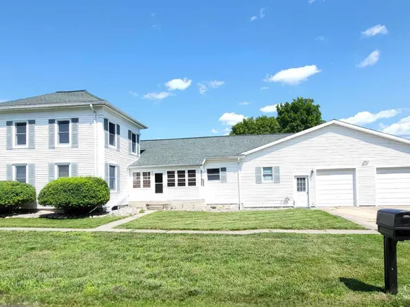 205 E Jefferson St, Pewamo, MI 48873