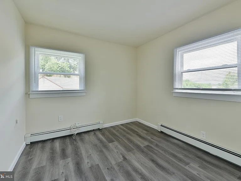 422 Willow Grove Ave — Photo 24