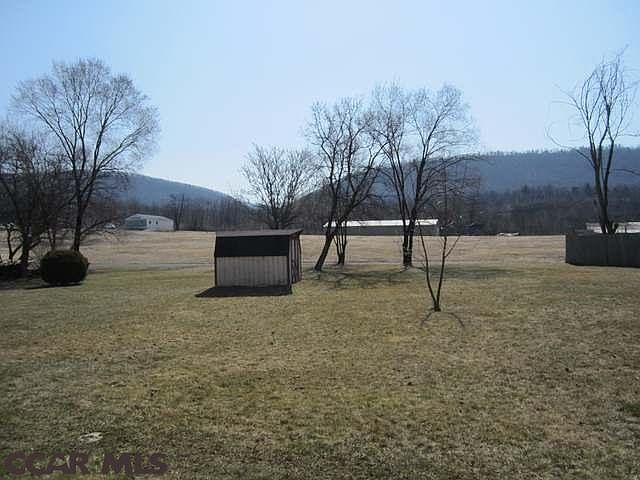 2nd image of 178 1st Ave