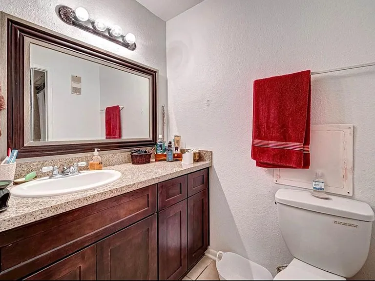 3005 Walnut Bend Ln #15 — Photo 6