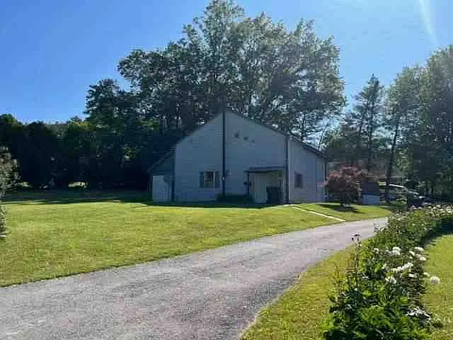 330 Old State Rd — Photo 5