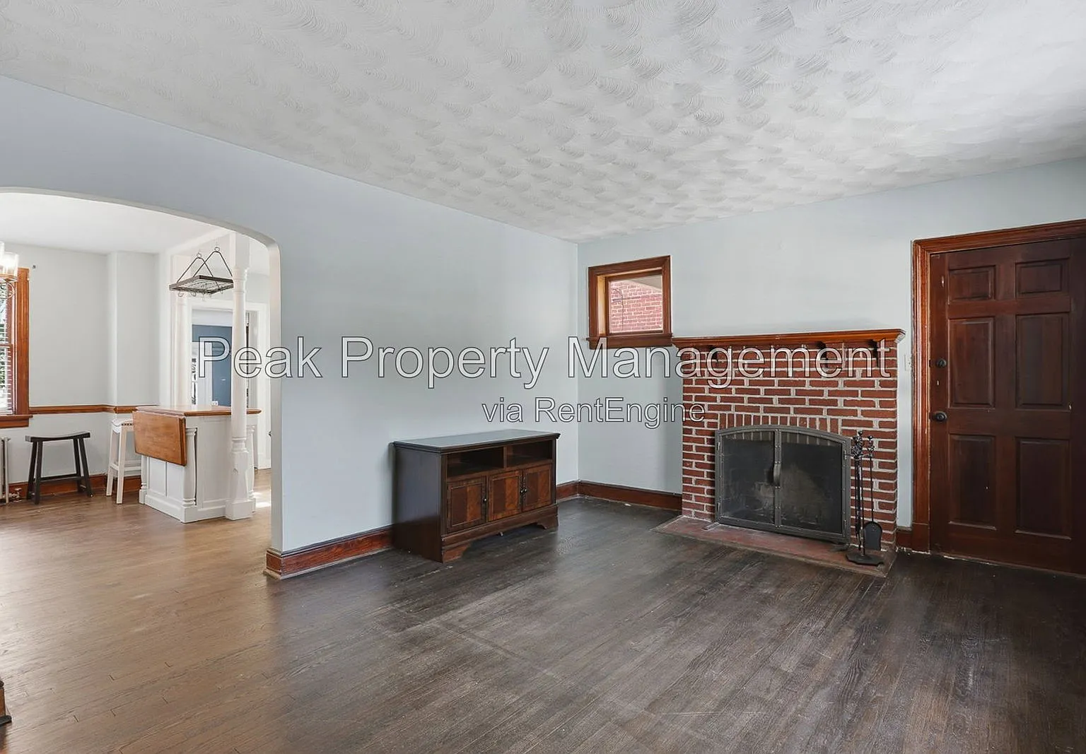 3 bed, 2.0 bath, 1357 sqft, $2,200 — Photo 4