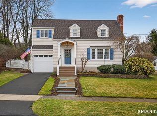 13 West Slope Lane, Hamden, CT 06517