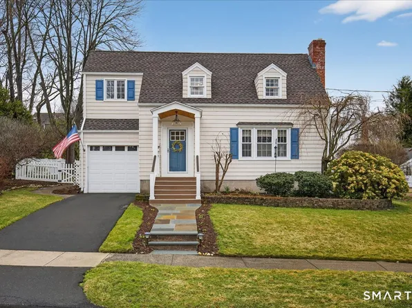 13 West Slope Lane, Hamden, CT 06517