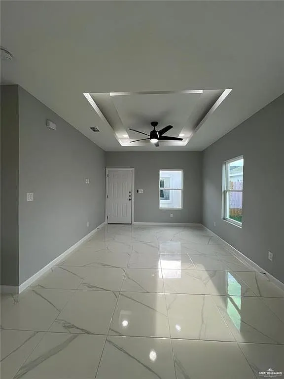 3 bed, 2.0 bath, 10687 sqft, $1,300 — Photo 2