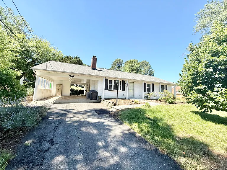 6219 Yellowstone Dr — Photo 1