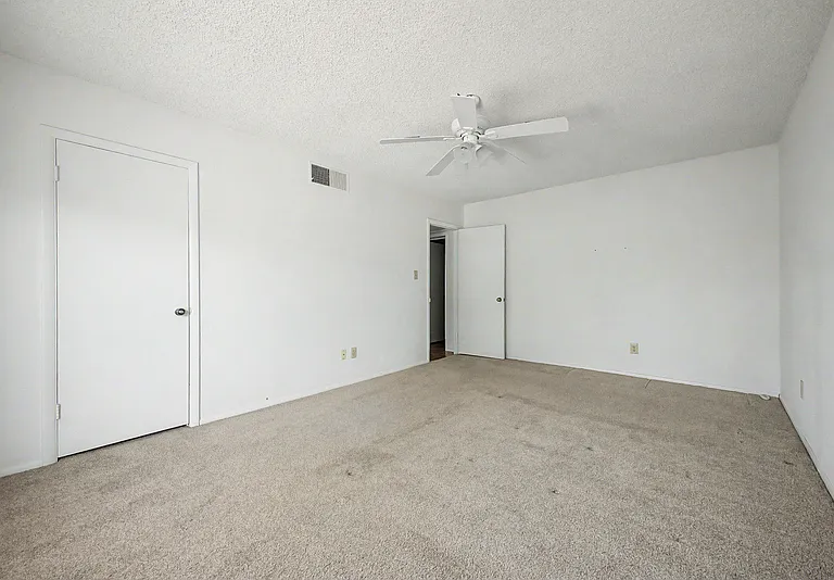 2822 E Willow Ave — Photo 19